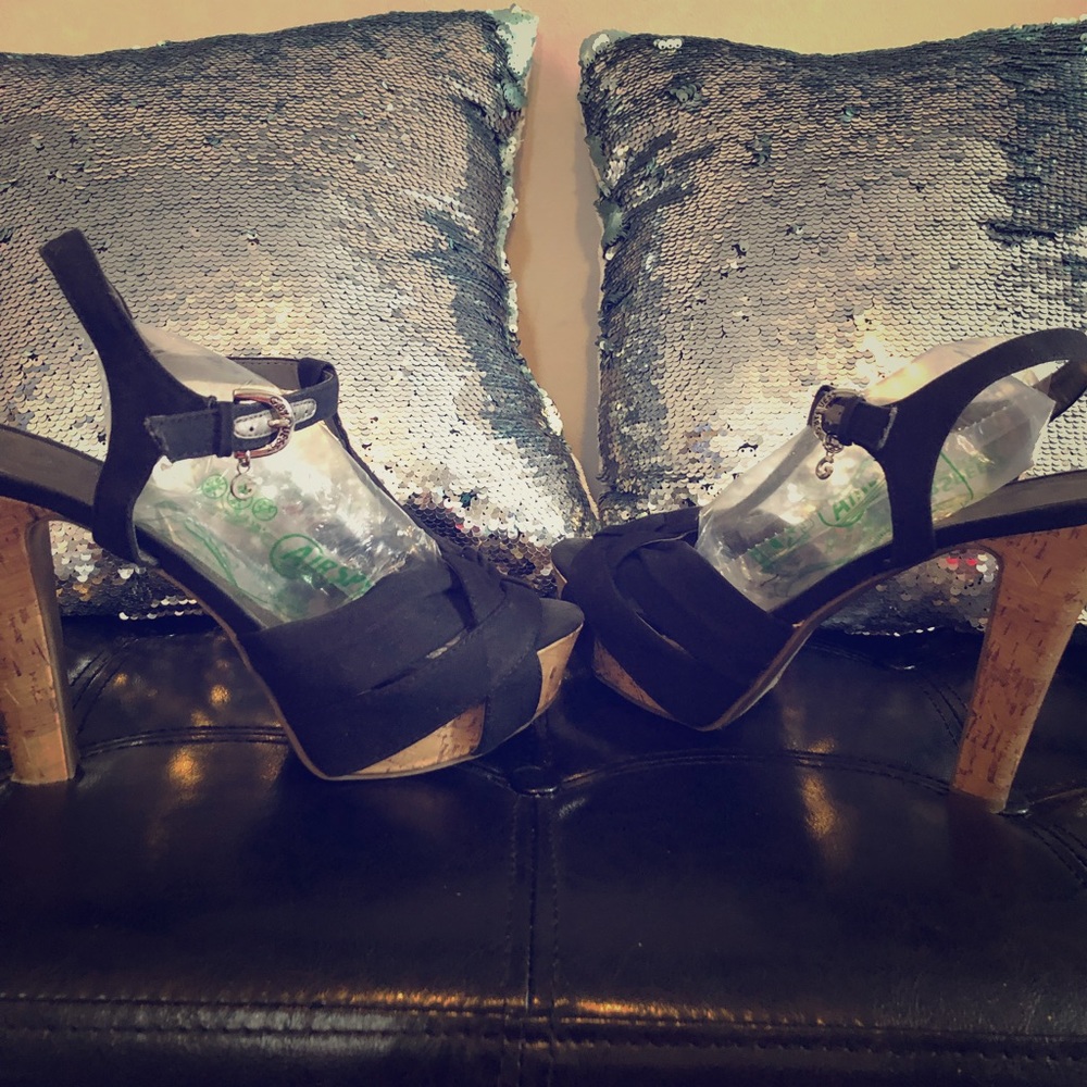 Women’s size 11 heels